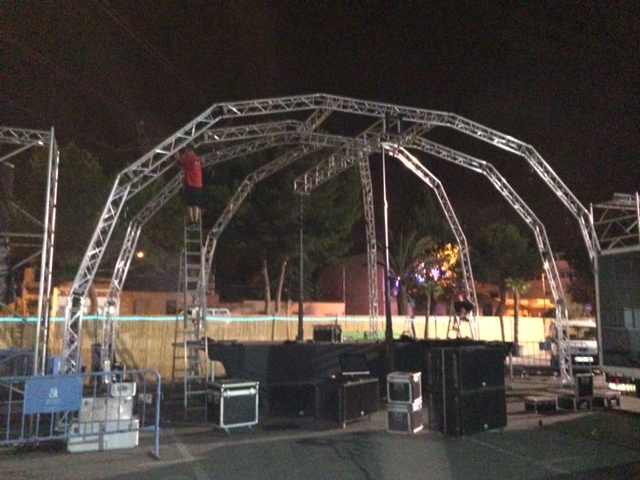 Spider structure with truss