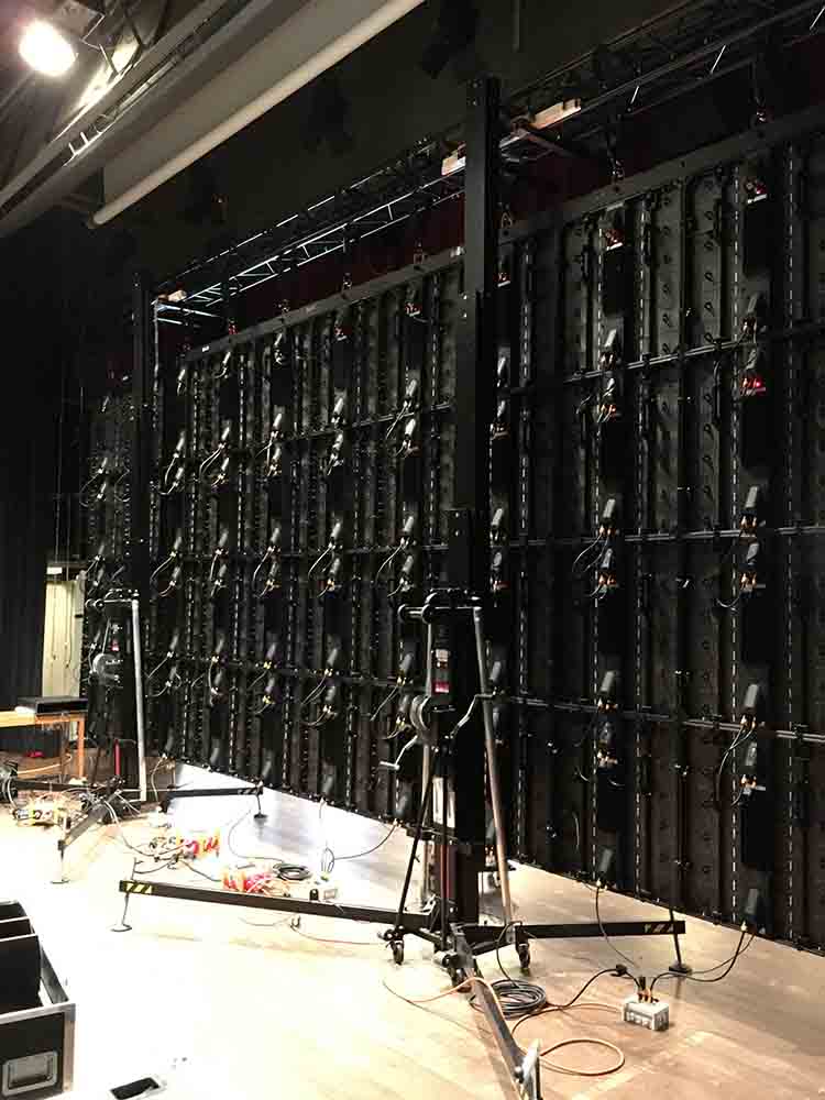 Frontal lifting towers with LED screen @ Stadthofsaal, Uster (Switzerland)