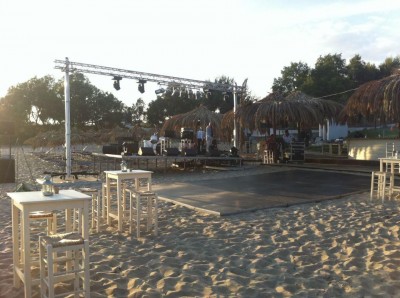 Torres y trusses para fiesta en la playa @ Kyparissia, Messina (Grecia)