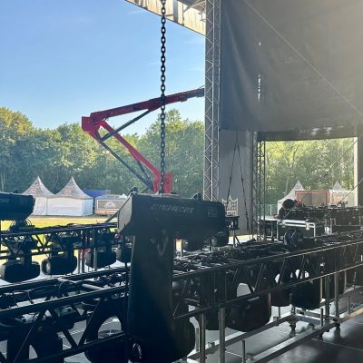 Estructura PreRig Truss en festival de música al aire libre
